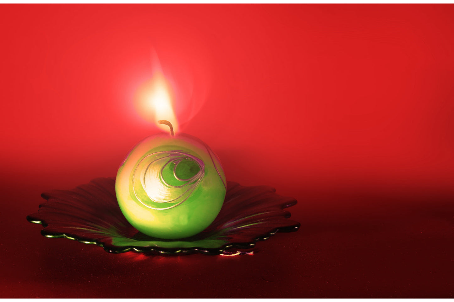 Green Candle Flame Red Canvas Art Wall Picture Or Gloss Print